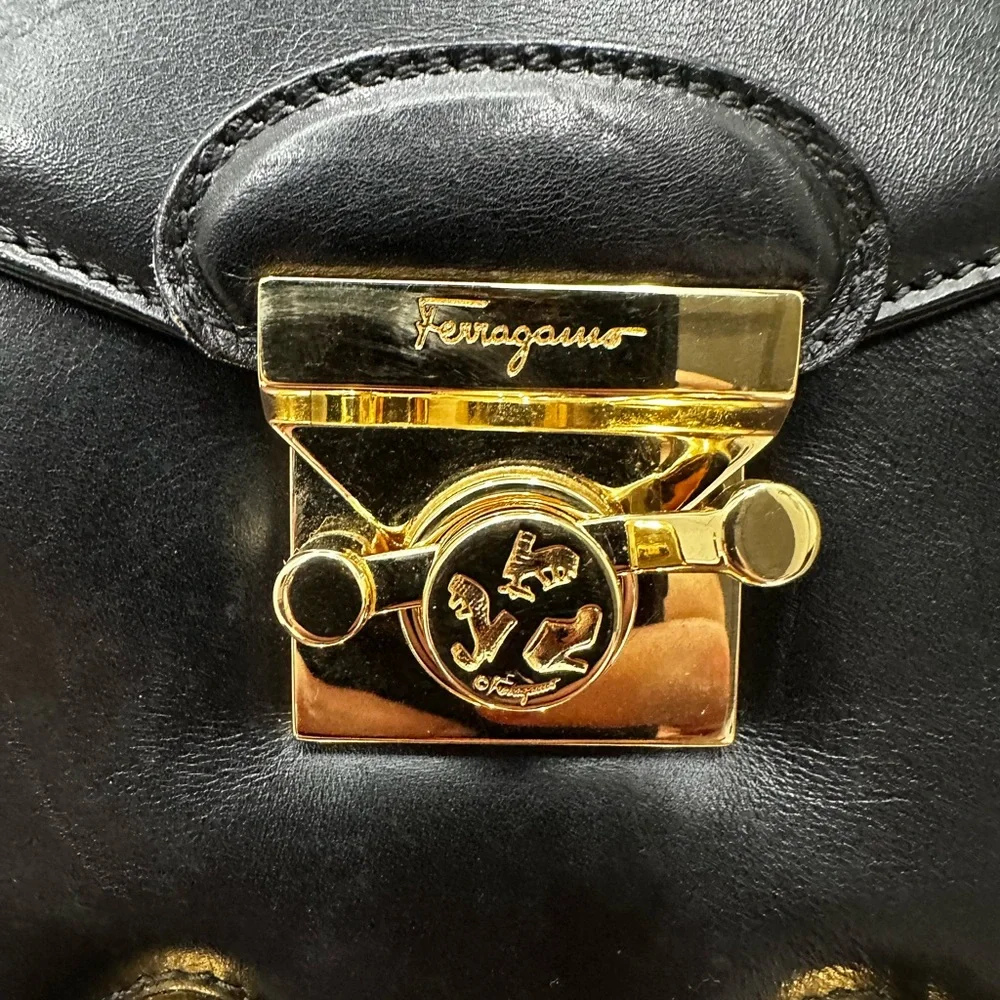 Vintage Salvatore Ferragamo Black Leather Bag – Gold Shoe hardware– 80s/90s - Picture 6 of 14